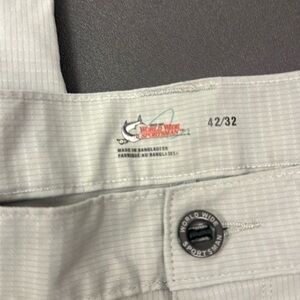 World wide sportsman men’s gray cargo performance pant size 42/32